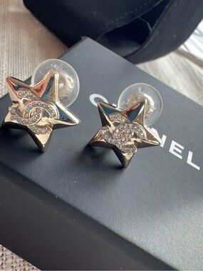 Chanel Coco Mark Star Clip Earrings Golden Gold-plated